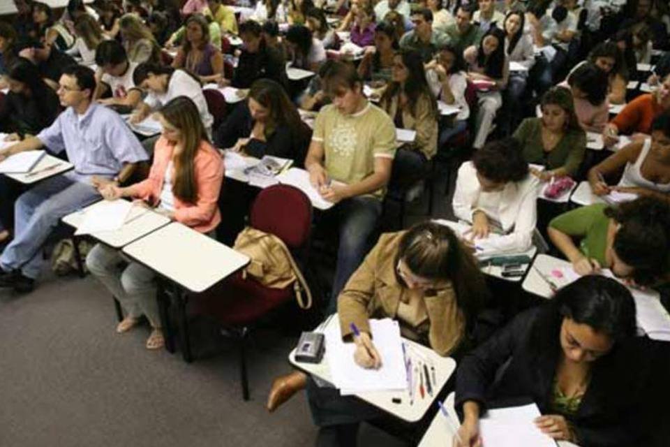 Brasil registra aumento de 121% nos gastos por aluno