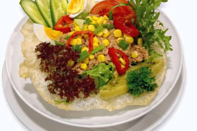 Salada de atum (Ilker / Stock Xchng)