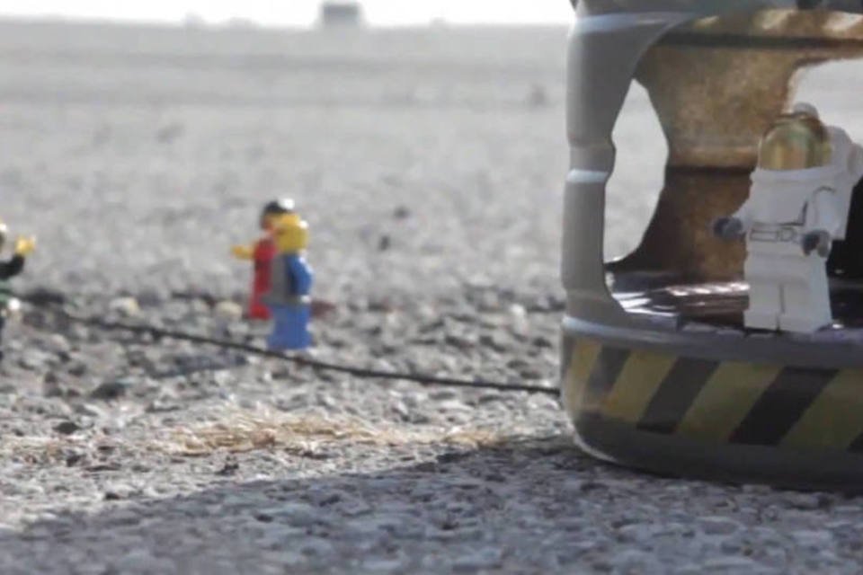 Vídeo mostra salto de Felix Baumgartner em versão Lego