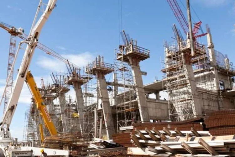 
	A Arena da Fonte Nova, em Salvador: obras atrasadas agora t&ecirc;m previs&atilde;o de conclus&atilde;o para abril de 2013, a tempo de sediar a Copa das Confedera&ccedil;&otilde;es
 (Monitoramento/Ministério do Esporte)