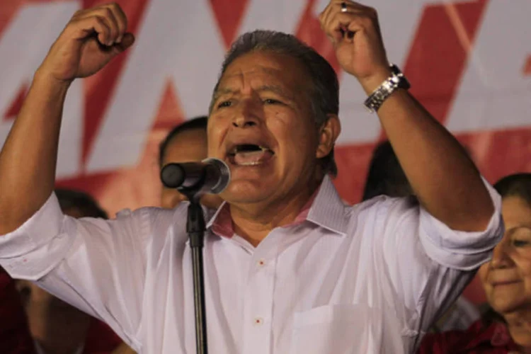 Salvador Ceren: campanha foi impulsionada pelas populares políticas sociais do atual governo, as quais incluem melhorias nos valores previdenciários e distribuição gratuita de material escolar (Henry Romero/Reuters)