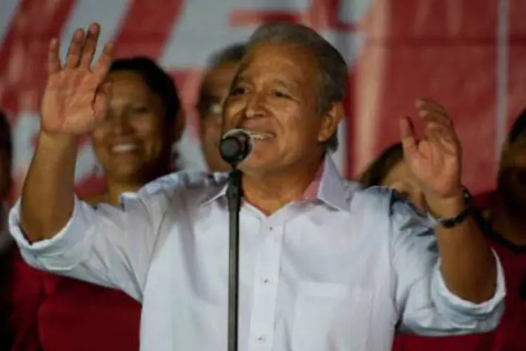 Salvador Sanchez Cerén, durante discurso: Sanchez Cerén, atual vice-presidente, obteve 48,95% dos votos (Jose Cabezas/AFP)