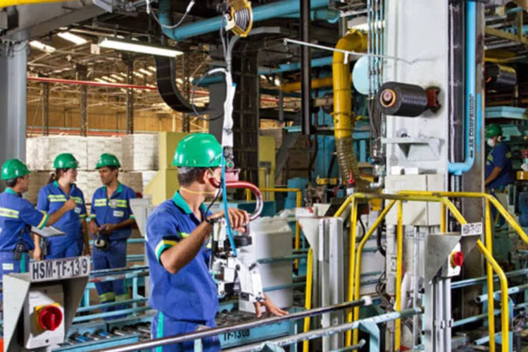 
	Despreparo da m&atilde;o-de-obra brasileira poderia ser um dos motivos da queda na produ&ccedil;&atilde;o
 (François Calil / VOCÊ S/A/VOCÊ S/A)