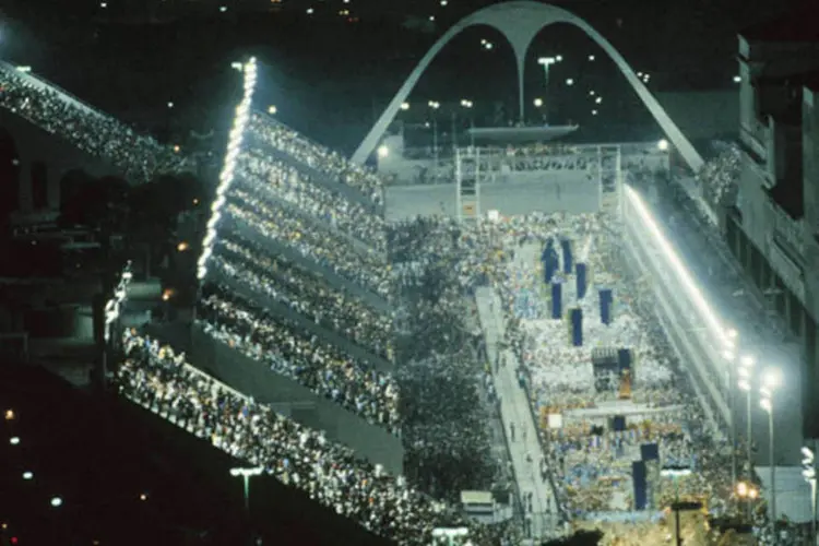 
	O samb&oacute;dromo da Marqu&ecirc;s de Sapuca&iacute;, no Rio de Janeiro: liderados pelo gari Sorriso, s&iacute;mbolo da empresa e conhecido de outros carnavais, 130 funcion&aacute;rios v&atilde;o trabalhar nesta etapa
 (Rogério Reis)