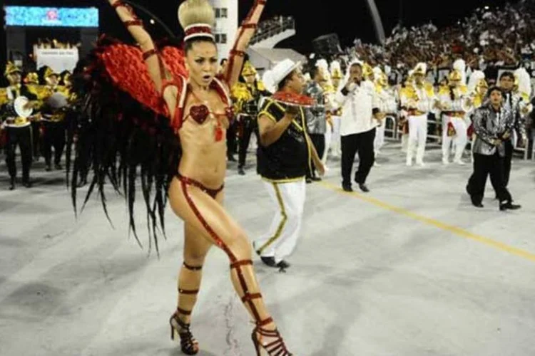 O gasto médio no carnaval de São Paulo é de R$ 1,3 mil durante a permanência de cada visitante (Contigo)