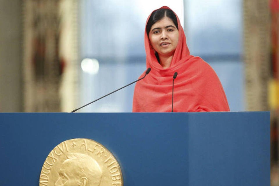 Malala recebe prêmio Nobel da Paz em cerimônia na Noruega