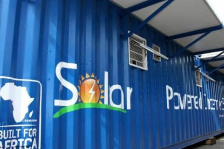 Ao levar esta tecnologia às comunidades africanas, a empresa facilita o acesso à educação e sustentabilidade em locais distantes (Divulgação)