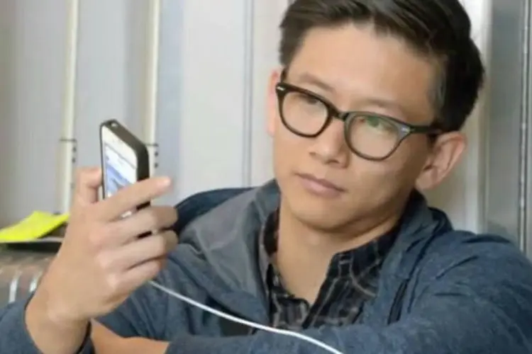 Homem com iPhone: comercial da Samsung tira sarro da bateria dos celulares da Apple (Divulgação)