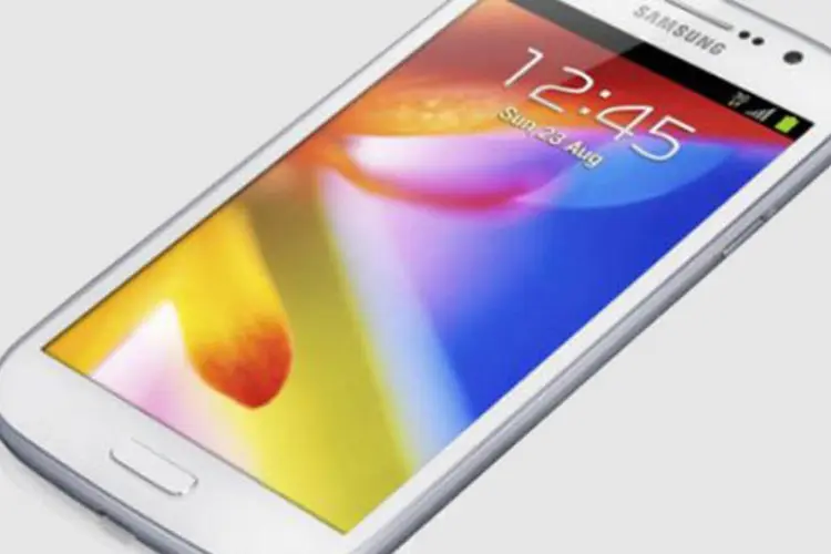 
	Novo Galaxy Grand:aparelho roda o Andorid 4.1.2, com a &uacute;ltima vers&atilde;o da interface modificada pela Samsung, a TouchWiz
 (Divulgação)