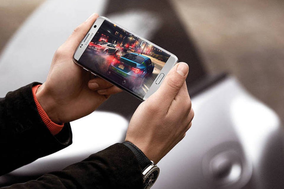 Galaxy S7 edge vence iPhone 7 em teste de recarga de bateria