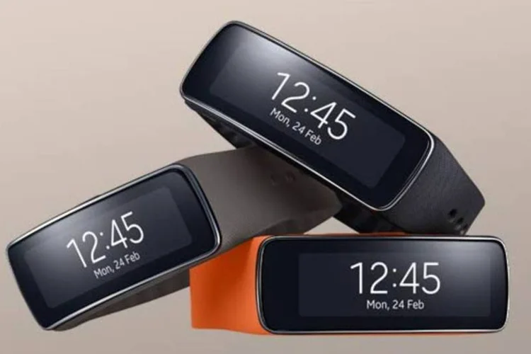 Gear Fit: relógio inteligente com funções de saúde e condicionamento físico (Divulgação)