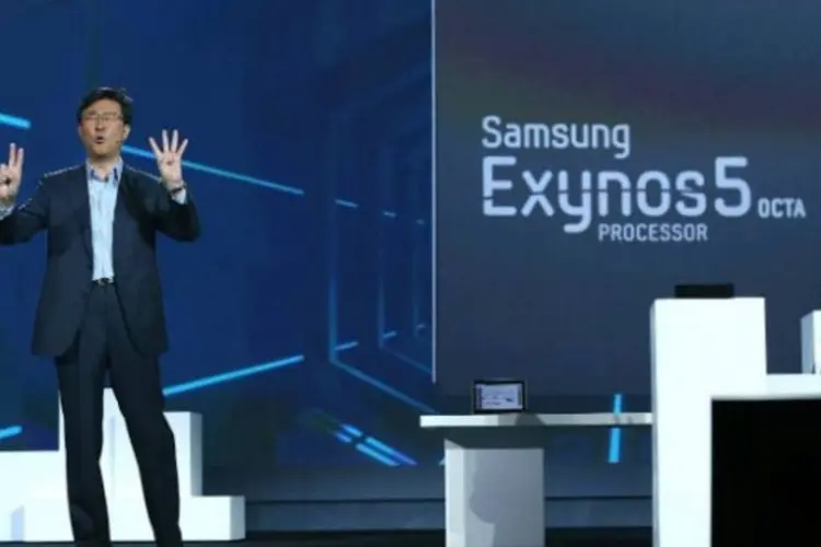 
	Samsung apresenta o processador Exynos 5 Octa:&nbsp;rocessador ir&aacute; equipar a pr&oacute;xima gera&ccedil;&atilde;o de dispositivos m&oacute;veis, que podem ser anunciados j&aacute; no final deste ano
 (Getty Images)