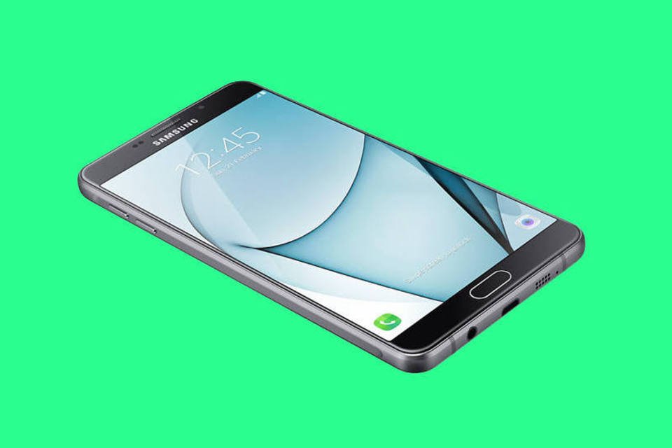 Galaxy A9 tem tela Full HD de 6" e maior bateria do mercado