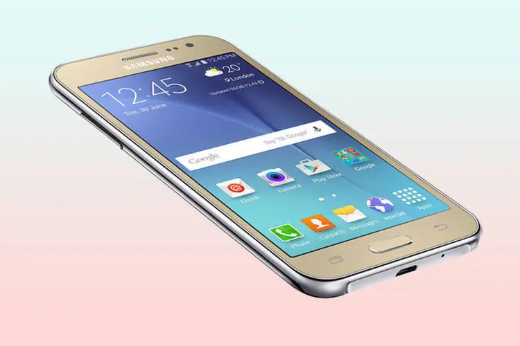 Smartphone Samsung Galaxy J2 (Divulgação/Samsung)