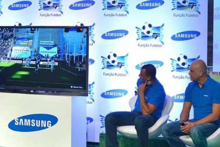 Evento realizado no Museu de Futebol, com a participação de Cafu e do ex-goleiro Marcos, apresentando a nova televisão da Samsung (Divulgação)