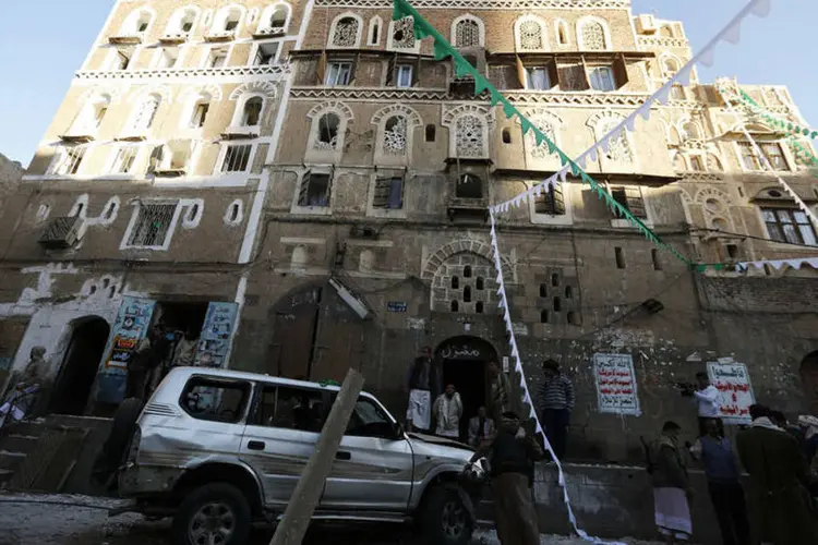 
	Sanaa: ningu&eacute;m assumiu ainda a autoria do atentado suicida
 (Khaled Abdullah/Reuters)