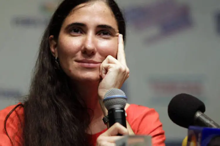 
	Yoani S&aacute;nchez &eacute; blogueira de Cuba:&nbsp;a dissidente admitiu ter uma posi&ccedil;&atilde;o contradit&oacute;ria quanto &agrave; alian&ccedil;a energ&eacute;tica entre Cuba e Venezuela.
 (REUTERS/Ueslei Marcelino)