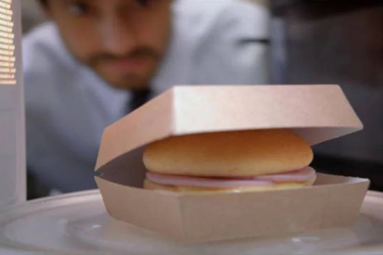 Trecho do comercial da Sadia para divulgar a linha Hot Pocket Panino, assinada pela DM9DDB (Reprodução)