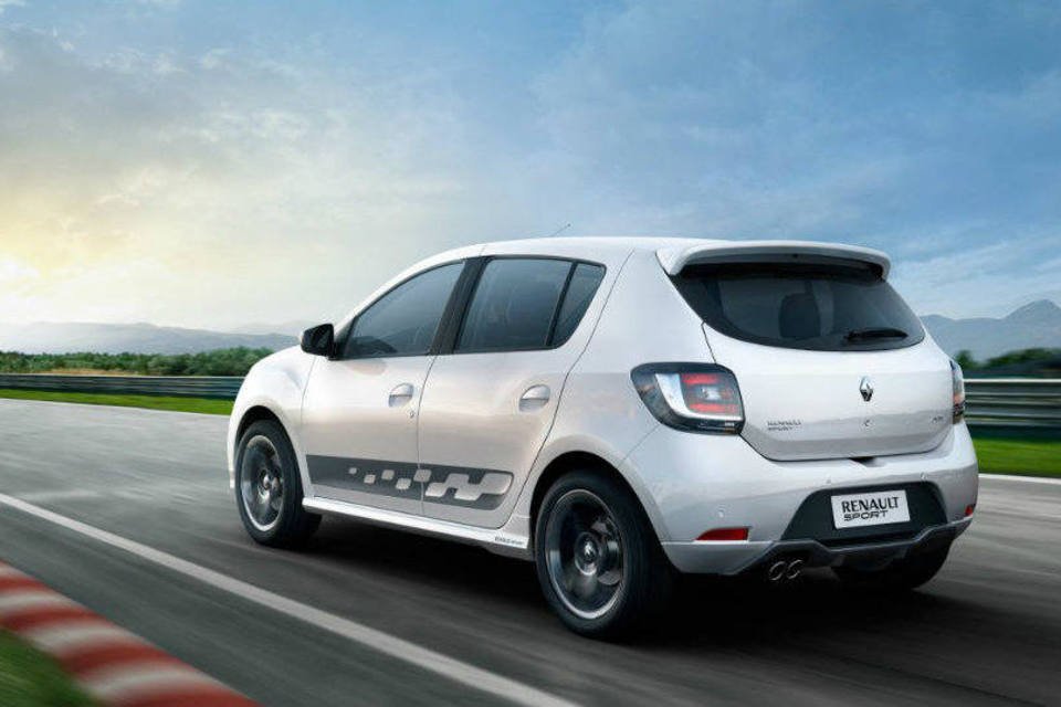 Renault Sandero é o carro que consome mais gasolina na cidade entre os compactos, segundo o levantamento (Renault/Divulgação)