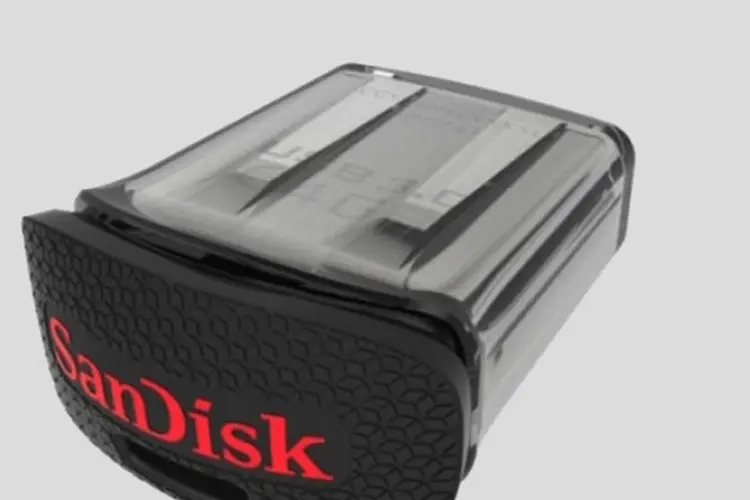 Pen drive de alta velocidade da SanDisk: dispositivo tem tamanho semelhante ao de uma moeda de dez centavos (Divulgação)