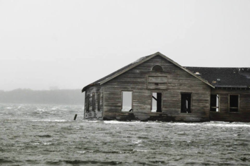 
	Preju&iacute;zos do furac&atilde;o Sandy nos EUA devem passar de 35 bilh&otilde;es de d&oacute;lares&nbsp;
 (REUTERS)