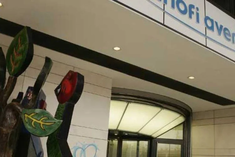Sede da Sanofi, em Paris: empresa pagará US$ 74 por ação da Genzyme (Pascal Le Segretain/GETTY IMAGES)