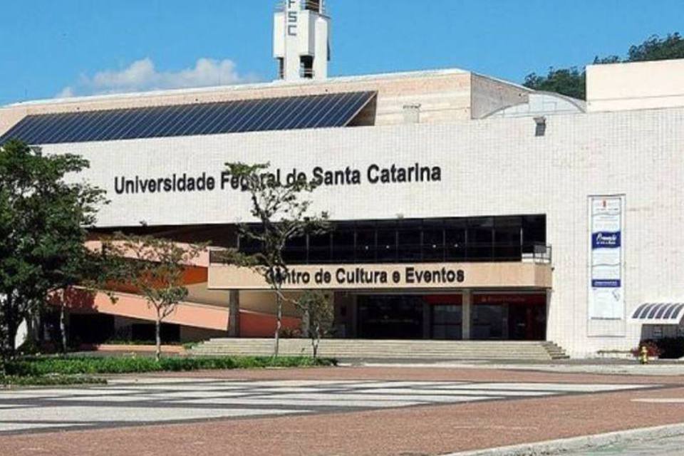 Parte dos professores da UFSC decide pelo fim da greve