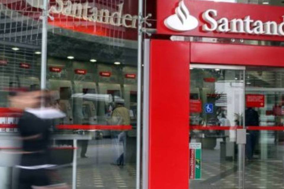 Santander dispara após dobrar lucro líquido