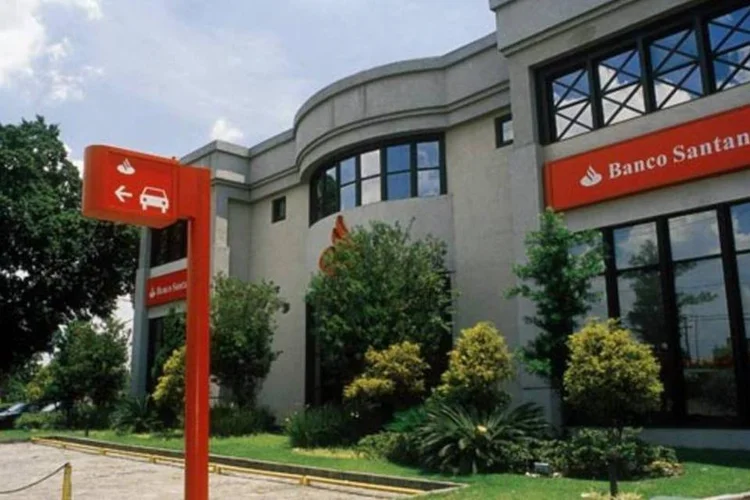 Agência do Santander: banco lídera ranking verde da Bloomberg, seguido do Bank of America (João Raposo/VOCÊ S/A)