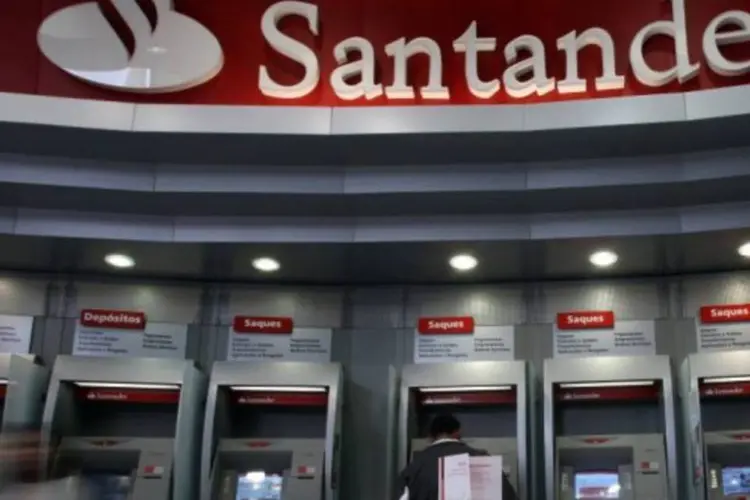 Com as mudanças, o Santander espanhol, diretamente e indiretamente, passa a deter 76,42% do capital votante e 75,61% do capital total do Santander Brasil (Antonio Milena/EXAME)