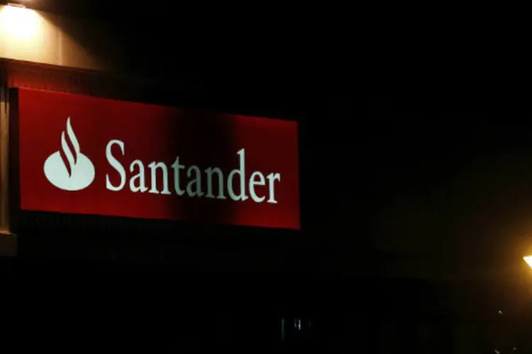 
	Santander: maior banco da zona do euro anunciou a r&aacute;pida venda de a&ccedil;&otilde;es no fim da quinta-feira
 (Paul Thomas/Bloomberg)