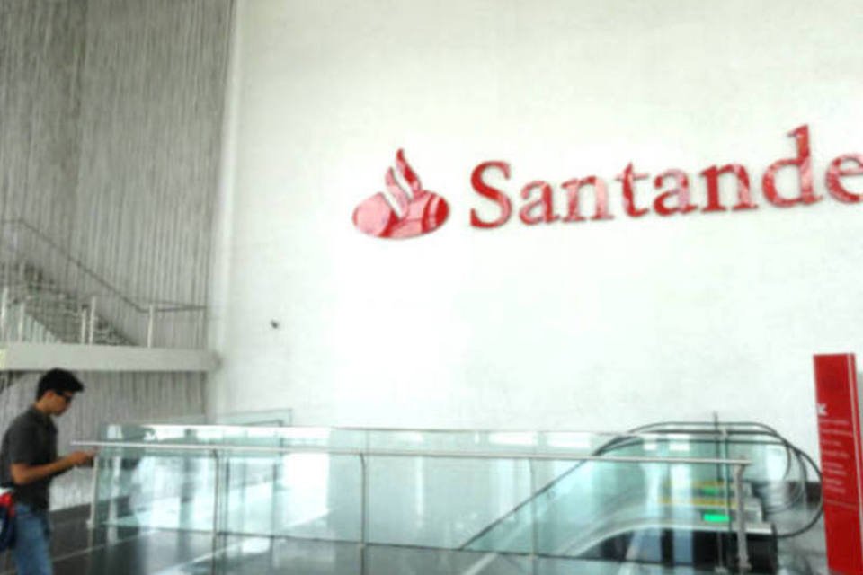 Santander se desculpa por extrato com críticas à Dilma