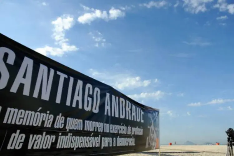 Rio da Paz homenageia o cinegrafista Santiago Andrade: Santiago também foi homenageado por seus colegas de profissão (Tânia Rêgo/ABr)