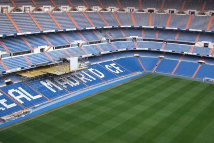 
	Santiago Bernab&eacute;u, est&aacute;dio do Real Madrid: Rafael Lesmes jogou oito temporadas e mais de 200 partidas com a camisa branca do Real
 (Jaime de la Fuente/Wikimedia Commons)
