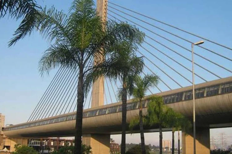Santo Amaro possui uma ampla rede de transporte público (Fulvio Souza/Wikimedia Commons)