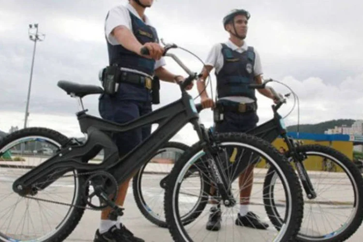 
	Patrulha policial de Santos com bicicletas recicladas de garrafa PET
 (Divulgação/Prefeitura de Santos)