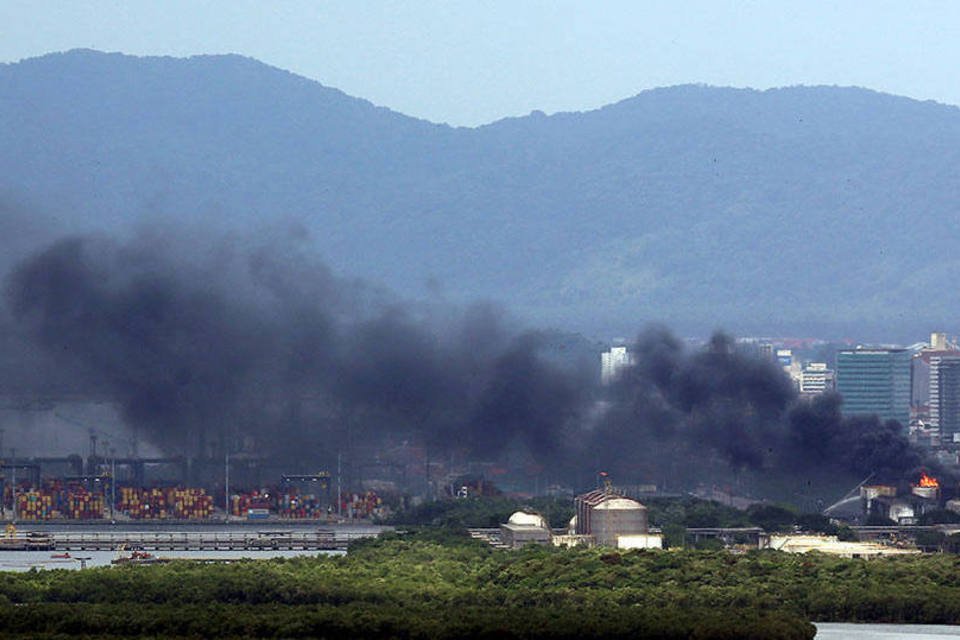 MP abre inquérito para apurar incêndio em Santos