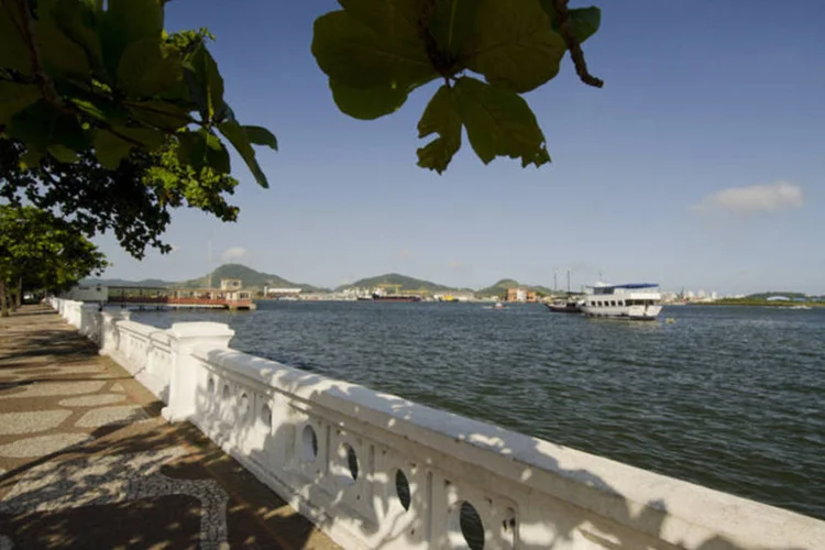 Orla da cidade de Santos (SP): Submerso ligará as duas margens do Porto de Santos (Divulgação/Embratur)