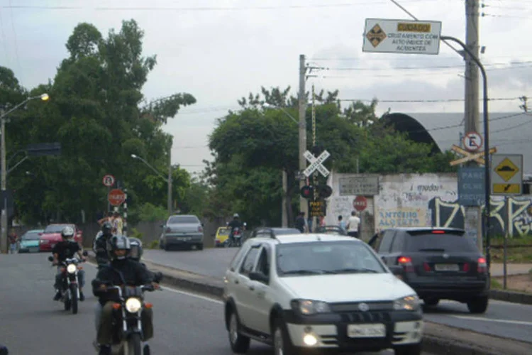 
	Avenida Itaituba, no bairro S&atilde;o Geraldo: dezenas de pessoas assistiam a uma apresenta&ccedil;&atilde;o de um grupo musical em balada do bairro
 (Talk2lurch/Wikimedia Commons)