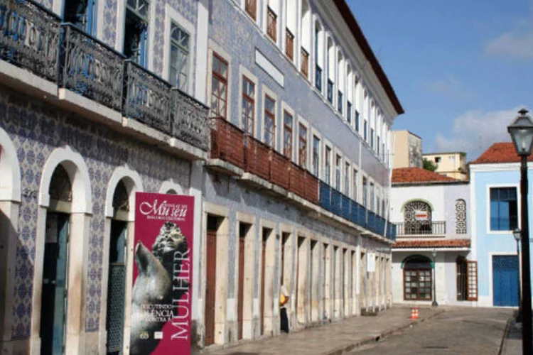 
	Centro hist&oacute;rico de S&atilde;o Lu&iacute;s, no Maranh&atilde;o: o secret&aacute;rio fez quest&atilde;o de ressaltar que o Maranh&atilde;o j&aacute; fez concurso p&uacute;blico para a pol&iacute;cia e que os novos homens estar&atilde;o nas ruas at&eacute; fevereiro
 (Wikimedia Commons)