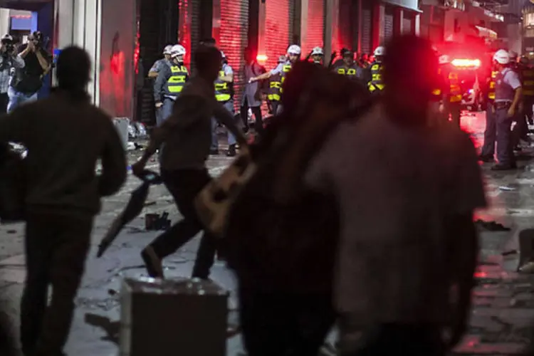 Protestos na Rua Direita: pequeno grupo atacou e saqueou lojas, após manifestação iniciar pacificamente (REUTERS/Victor Moriyama)