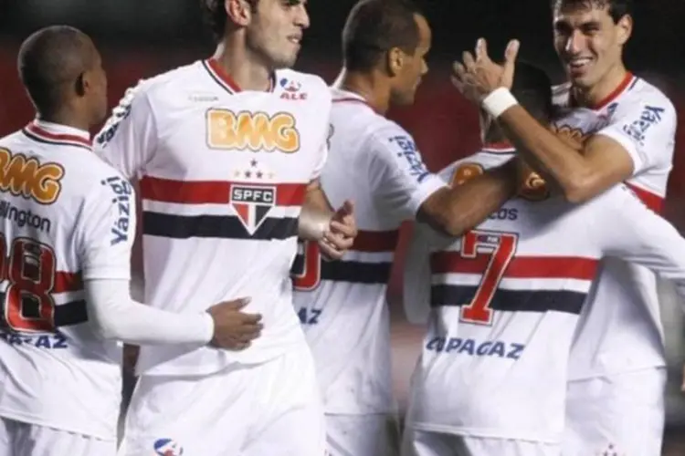 
	Jogadores do S&atilde;o Paulo: um dos problemas do clube &eacute; a falta de um patroc&iacute;nio master
 (Rubens Chiri/Flamengo)