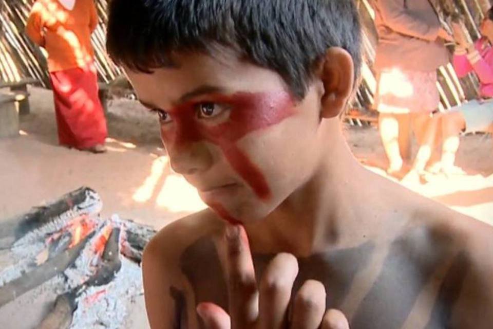 Por água, índios ocupam ferrovia da Vale em MG há 4 dias