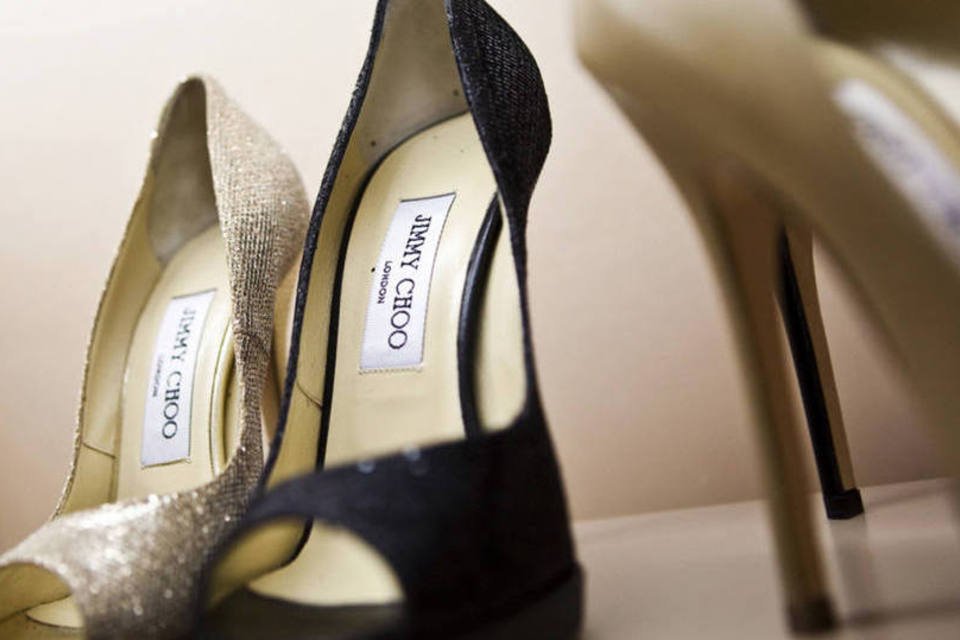 Jimmy Choo deve precificar IPO no piso da faixa indicativa