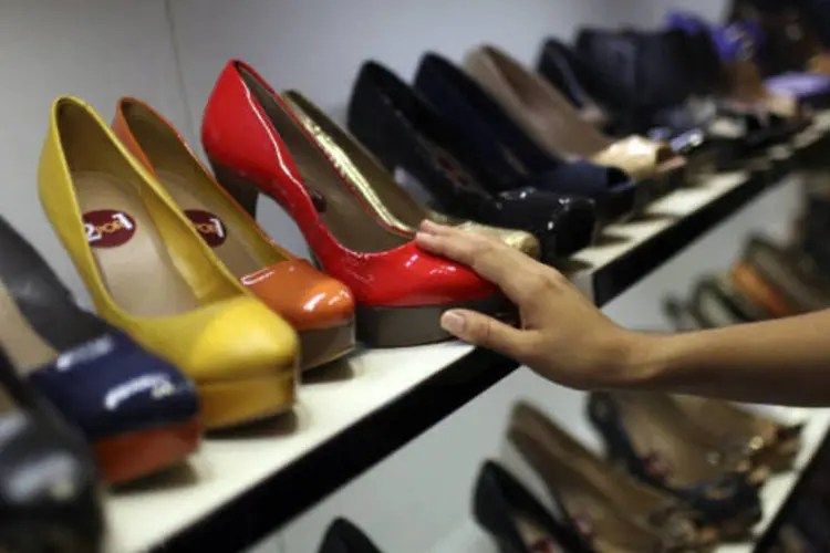 
	Sapatos: maior parte dos consumidores brasileiros comprar&aacute; roupas e sapatos como presente de Natal
 (Dado Galdieri/Bloomberg)