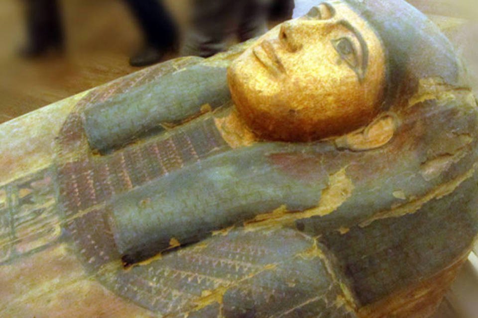 Arqueólogos encontram sarcófagos de cantora do antigo Egito