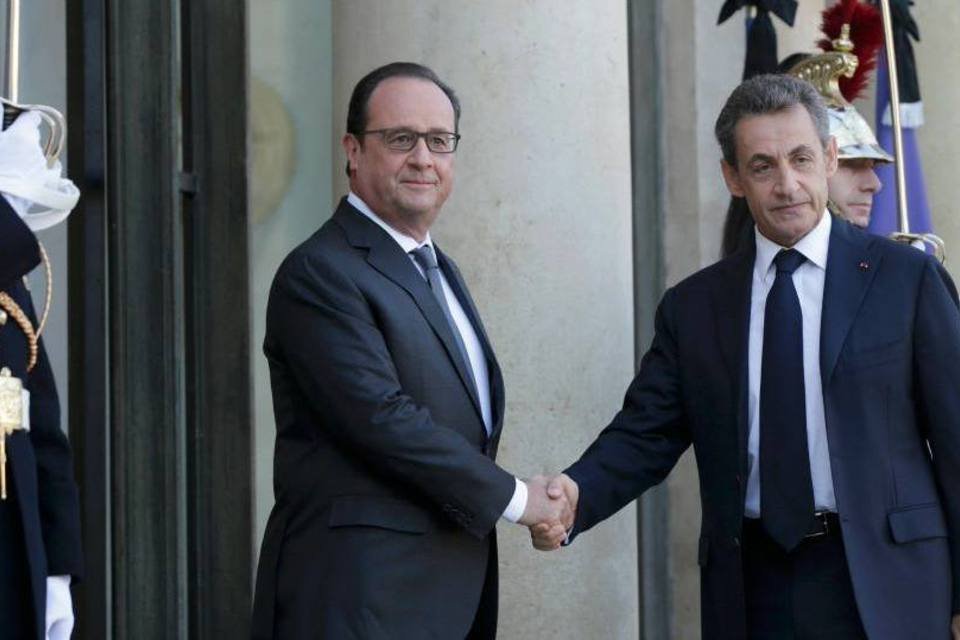 Sarkozy pede modificações drásticas na política de Hollande