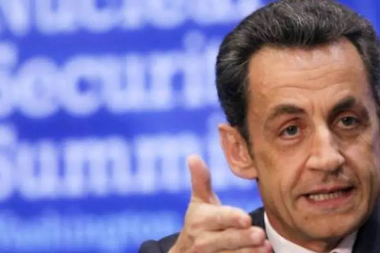 Sarkozy diz que as medidas urgentes não necessitam de nenhuma reforma dos tratados europeus (.)