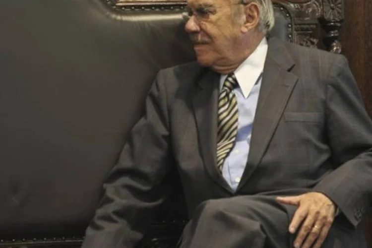 O senador deve ficar internado por, pelo menos, uma semana (Antonio Cruz/ABr)