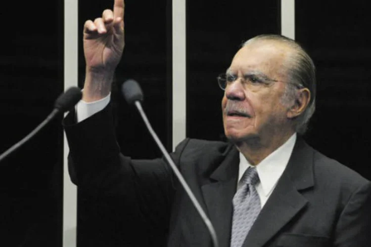 
	O presidente do Senado, Jos&eacute; Sarney: f&oacute;rum entende que a descoberta do esquema de corrup&ccedil;&atilde;o &ldquo;&eacute; mais um indicativo de que &eacute; preciso reduzir o n&uacute;mero de cargos de confian&ccedil;a&quot;
 (Geraldo Magela/Agência Senado)